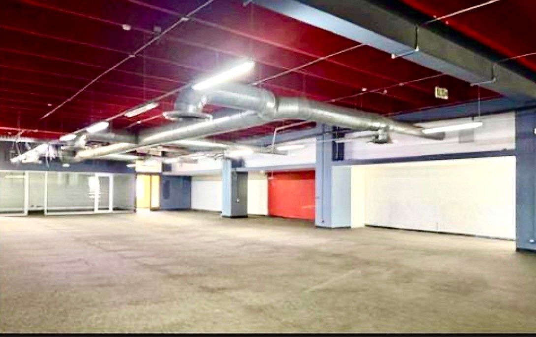Edificio  de 9000 mts. en Alquiler. Uso  Comercial . - Foto 5