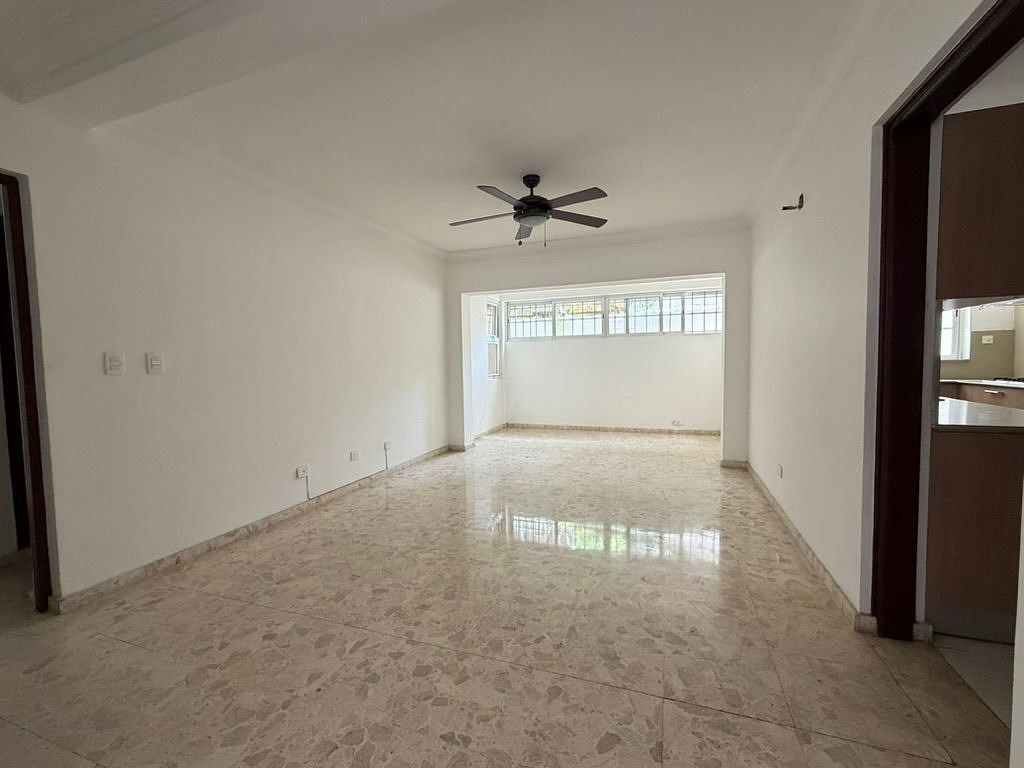 Alquiler apartamento de 250 m² en Bella Vista, foto 1 de 14