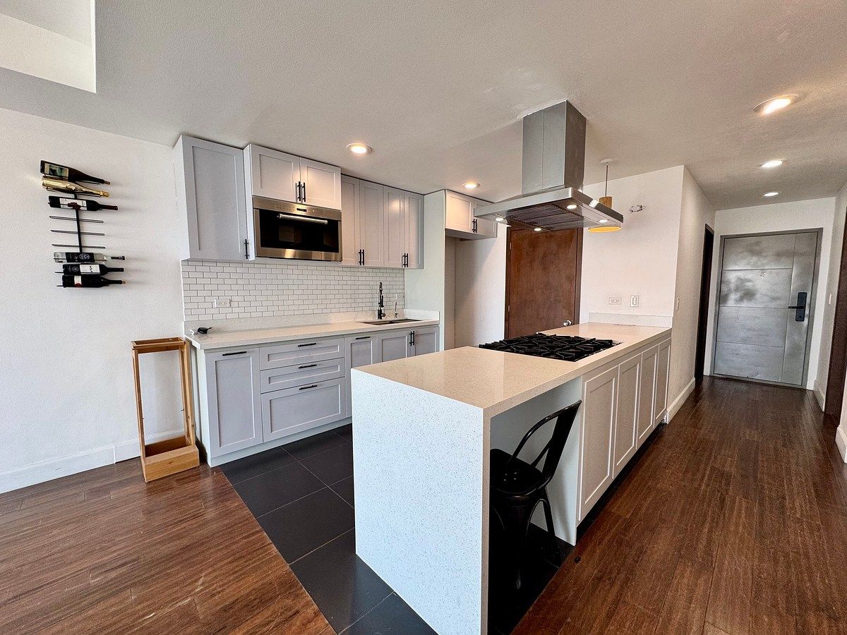 APARTMENT FOR RENT ACCESS 1 - ALBA ROJA AREA, photo 1 of 23