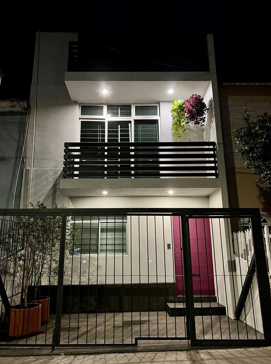 House in Colinas de La Normal, Guadalajara, photo 2 of 23