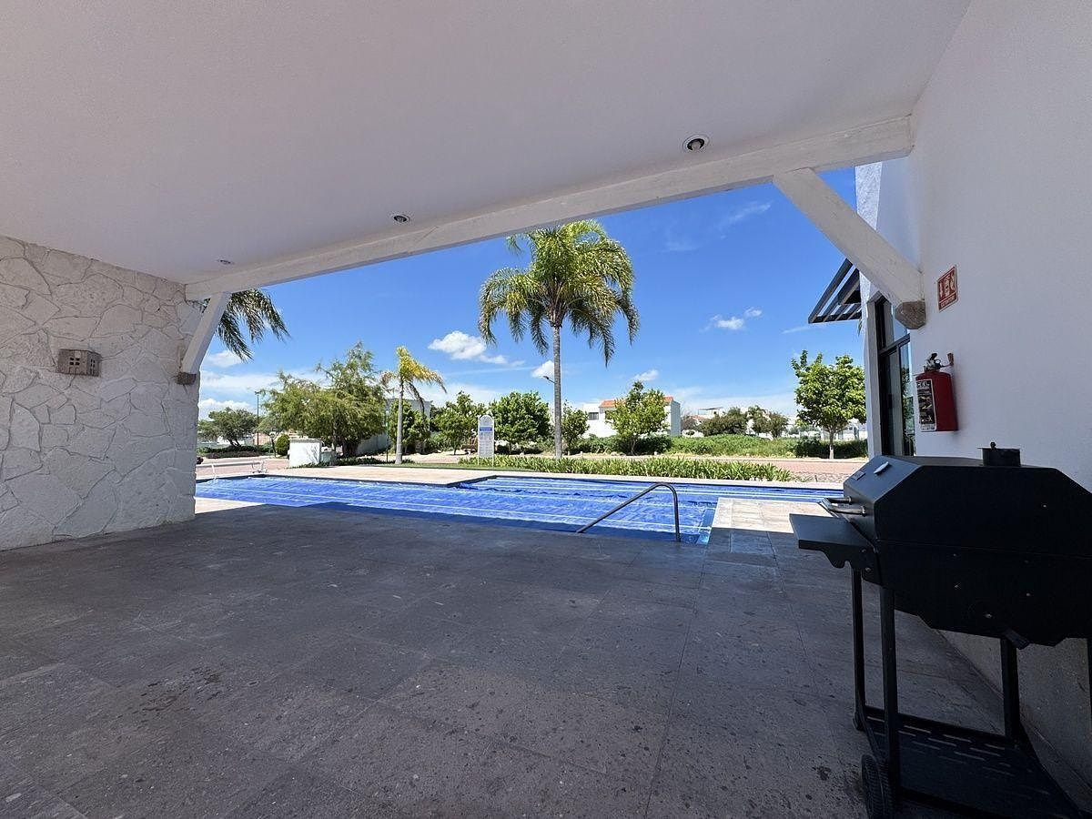 Venta de Terreno plano de 202.26 m2 en Condo OLMO Ciudad Maderas El Marqués, Qro