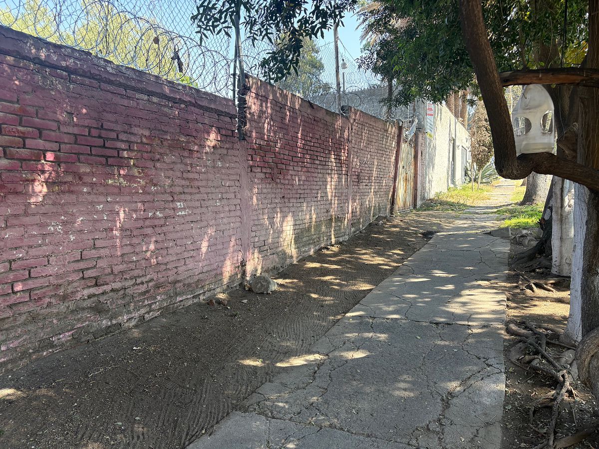 Lot in Lomas Estrella, Iztapalapa, photo 2 of 9