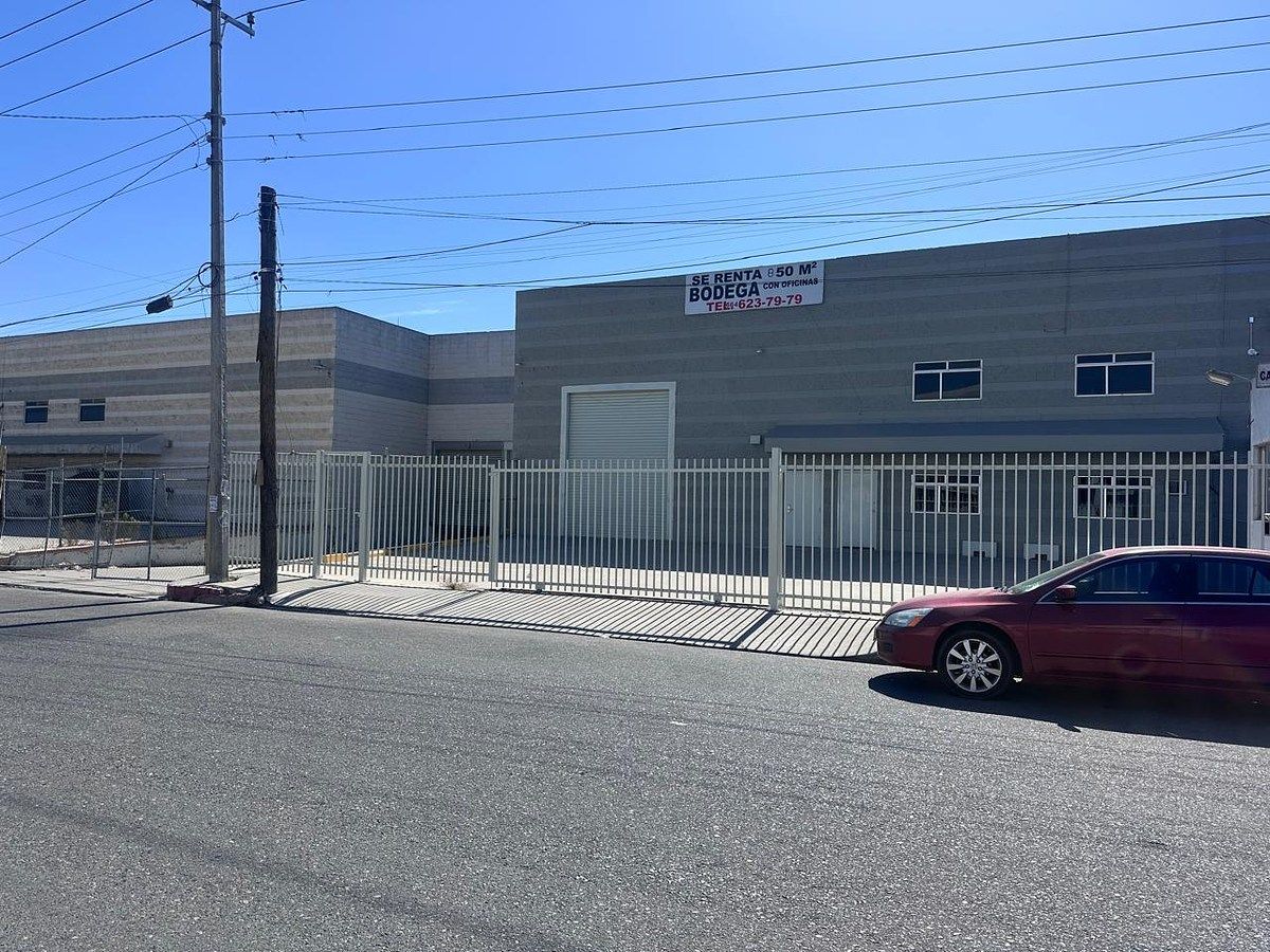Commercial warehouse of 950m² a few blocks from Garita de Otay, photo 1 of 12