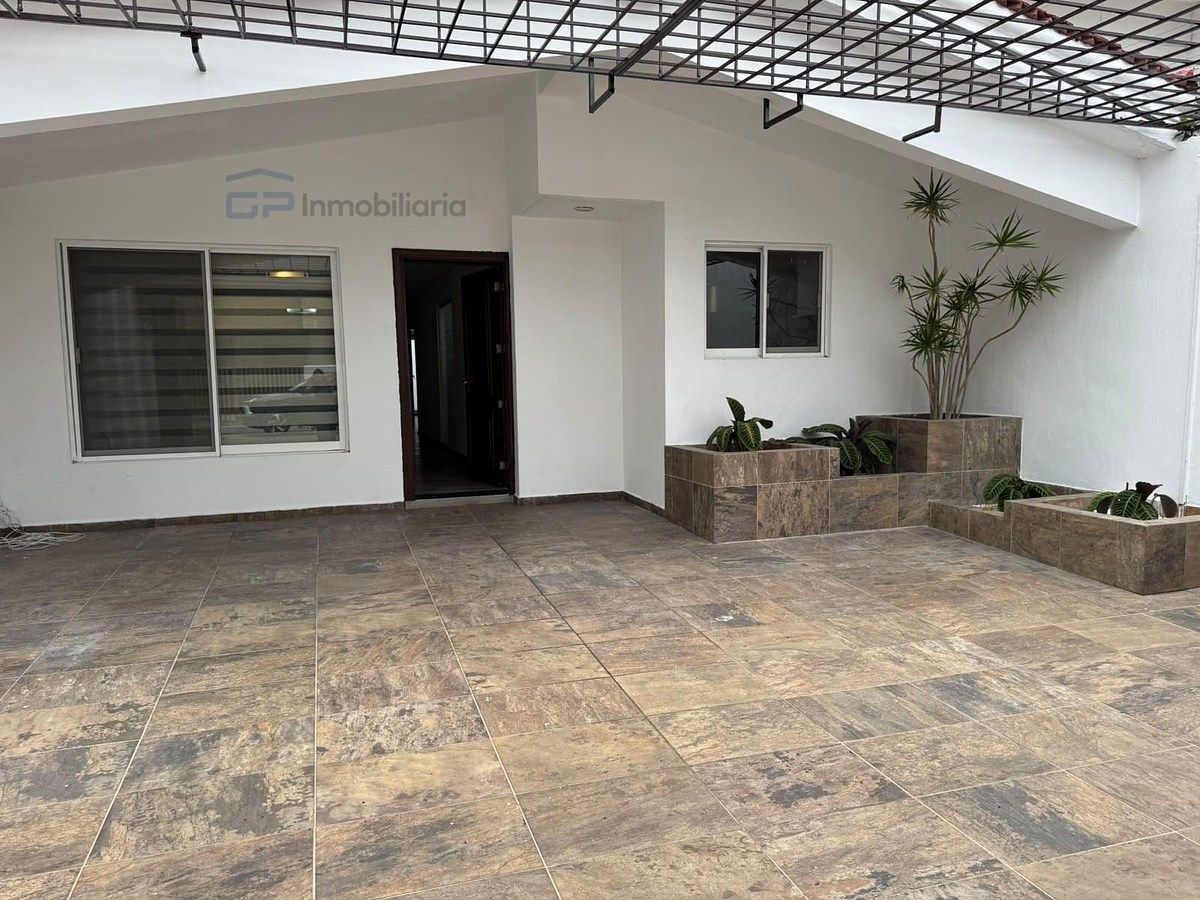 Casa em Fraccionamiento Jardines de Guadalupe, Zapopan, foto 2 de 20
