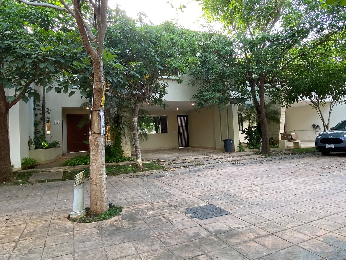 SPACIOUS AND BEAUTIFUL HOUSE IN TEMOZON NORTE MERIDA YUCATAN, photo 1 of 41