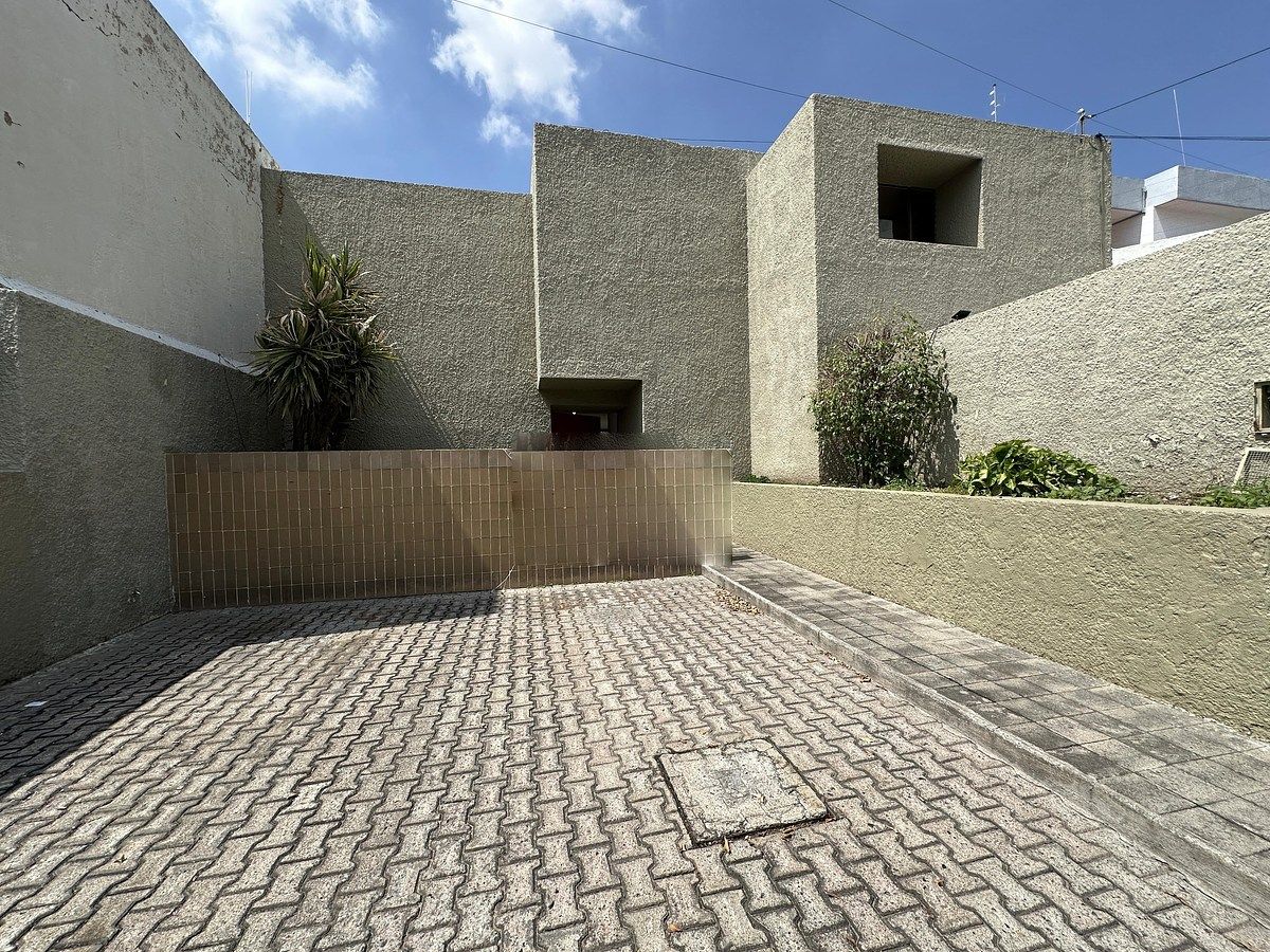 CASA À VENDA EM JARDINS DE GUADALUPE, foto 1 de 31