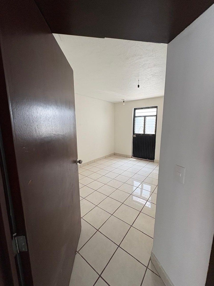 House in Jardines del Valle, Guadalajara, photo 3 of 11