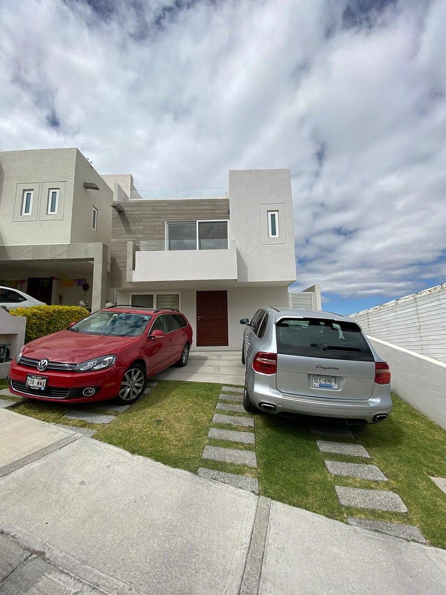 House for SALE in Zibatá, Querétaro, photo 1 of 33