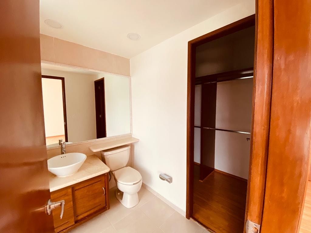 Apartment in Hacienda de las Palmas, Huixquilucan, photo 13 of 22