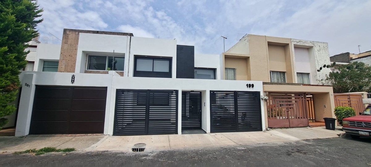 CASA À VENDA EM PASEOS DE TAXQUEÑA, foto 1 de 24
