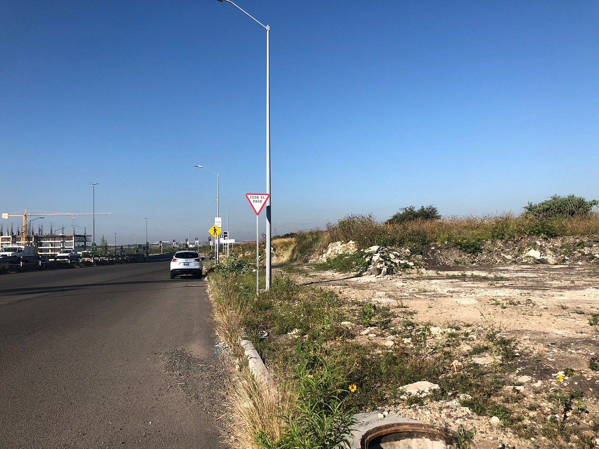 Lote comercial em Juriquilla Santa Fe, Querétaro, foto 3 de 7
