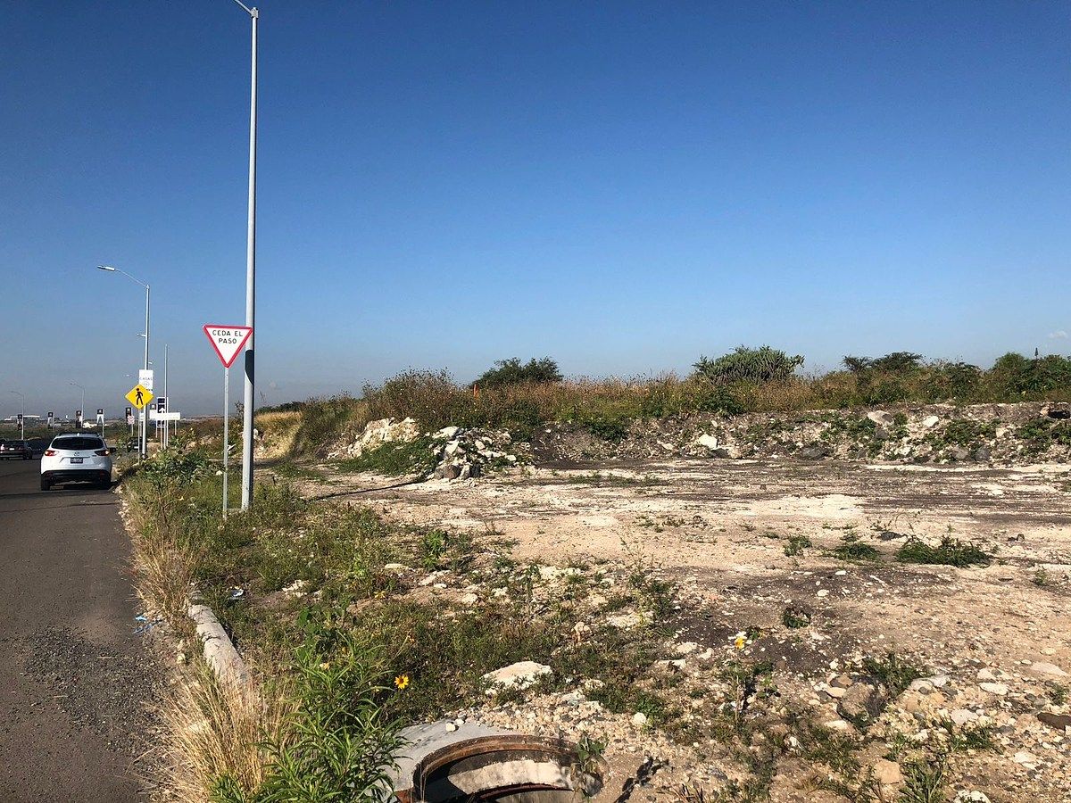 Lote comercial em Juriquilla Santa Fe, Querétaro, foto 6 de 7