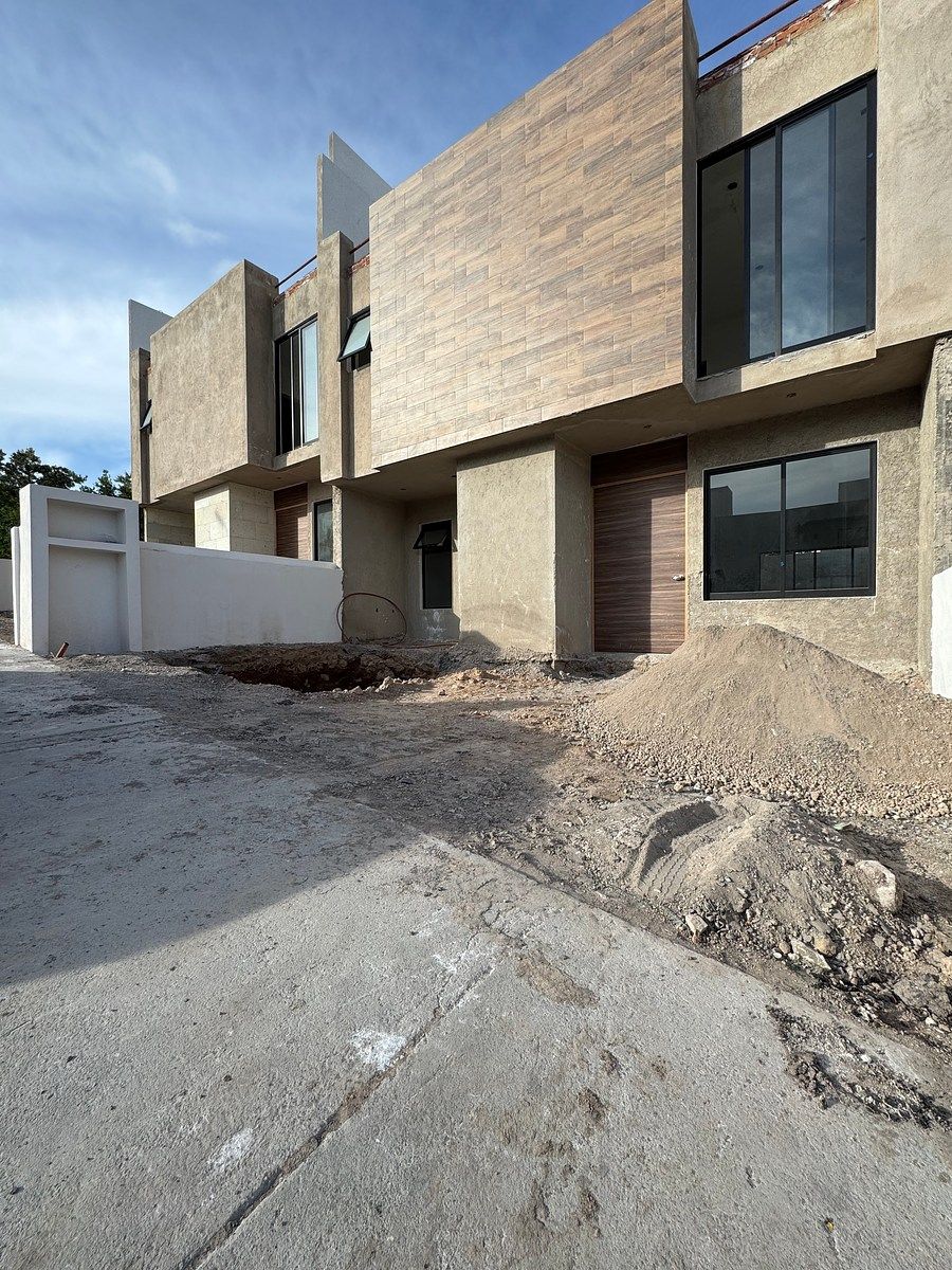 Preventa ‼️Casa de 3 niveles en Zaru, foto 1 de 22