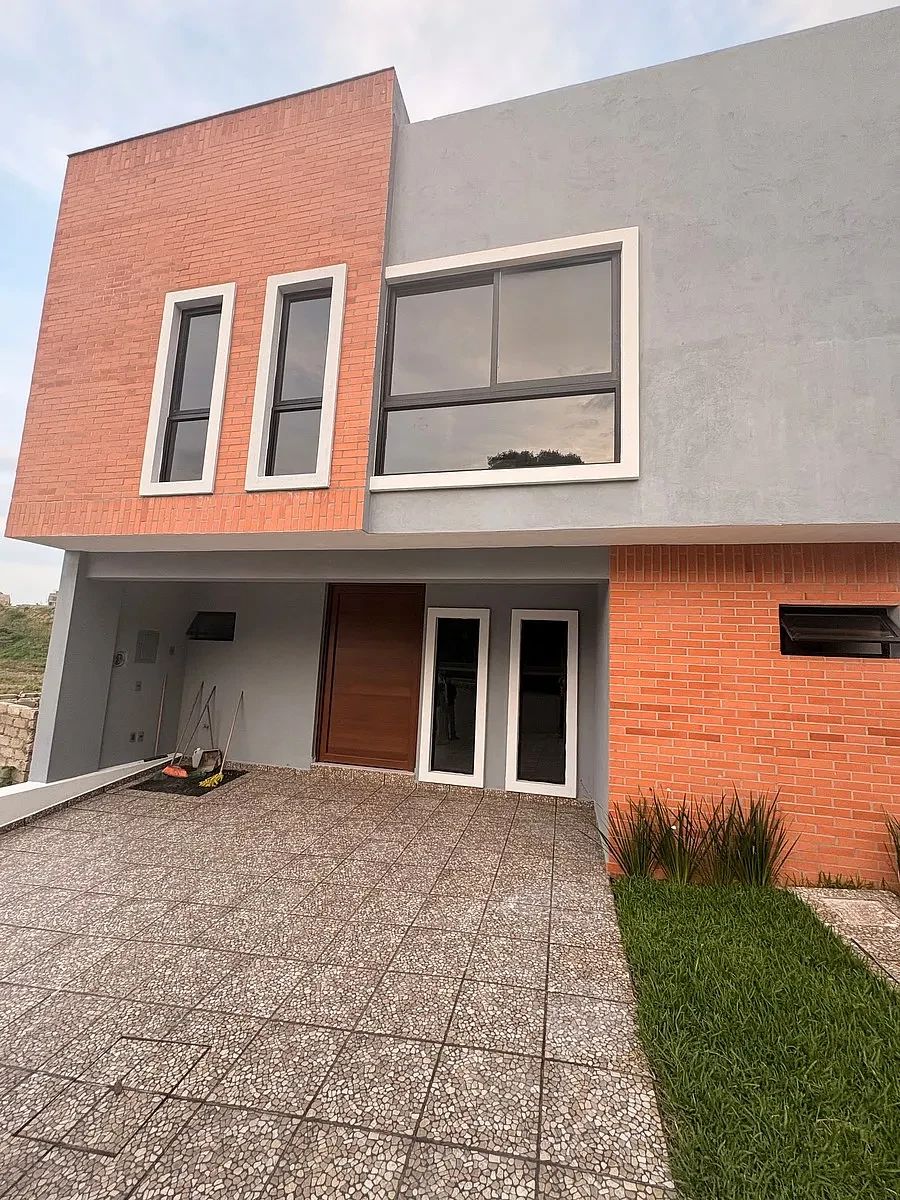 Casa en venta en Argenta Residencial con Sótano, Vista Panorámica y Recámara en, foto 1 de 27