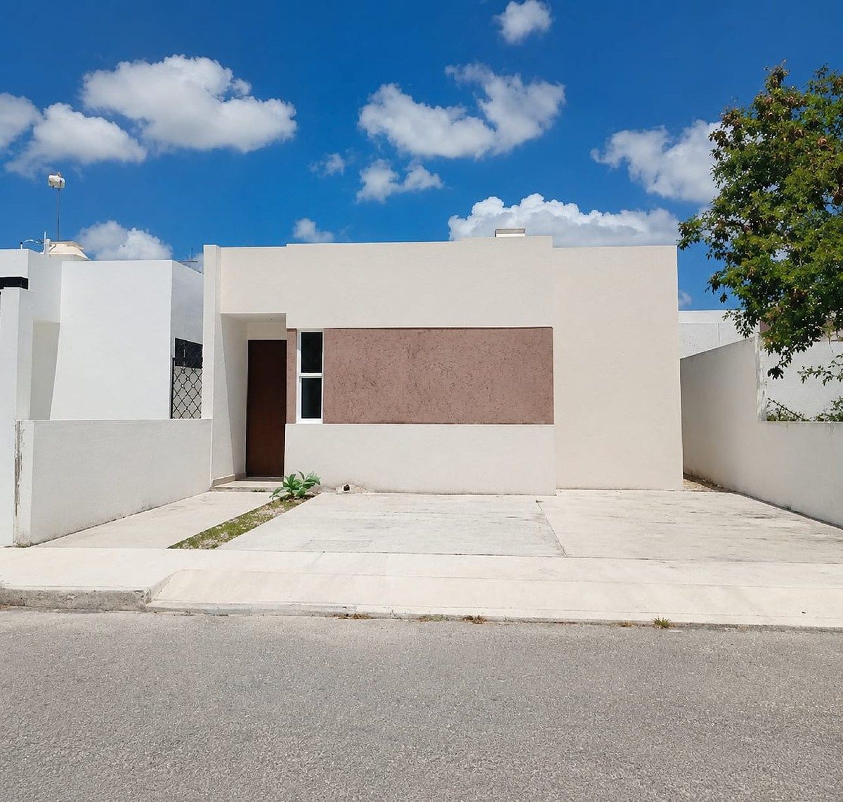 CASA À VENDA / REAL MONTEJO / RESIDENCIAL OU NEGÓCIO, foto 1 de 10