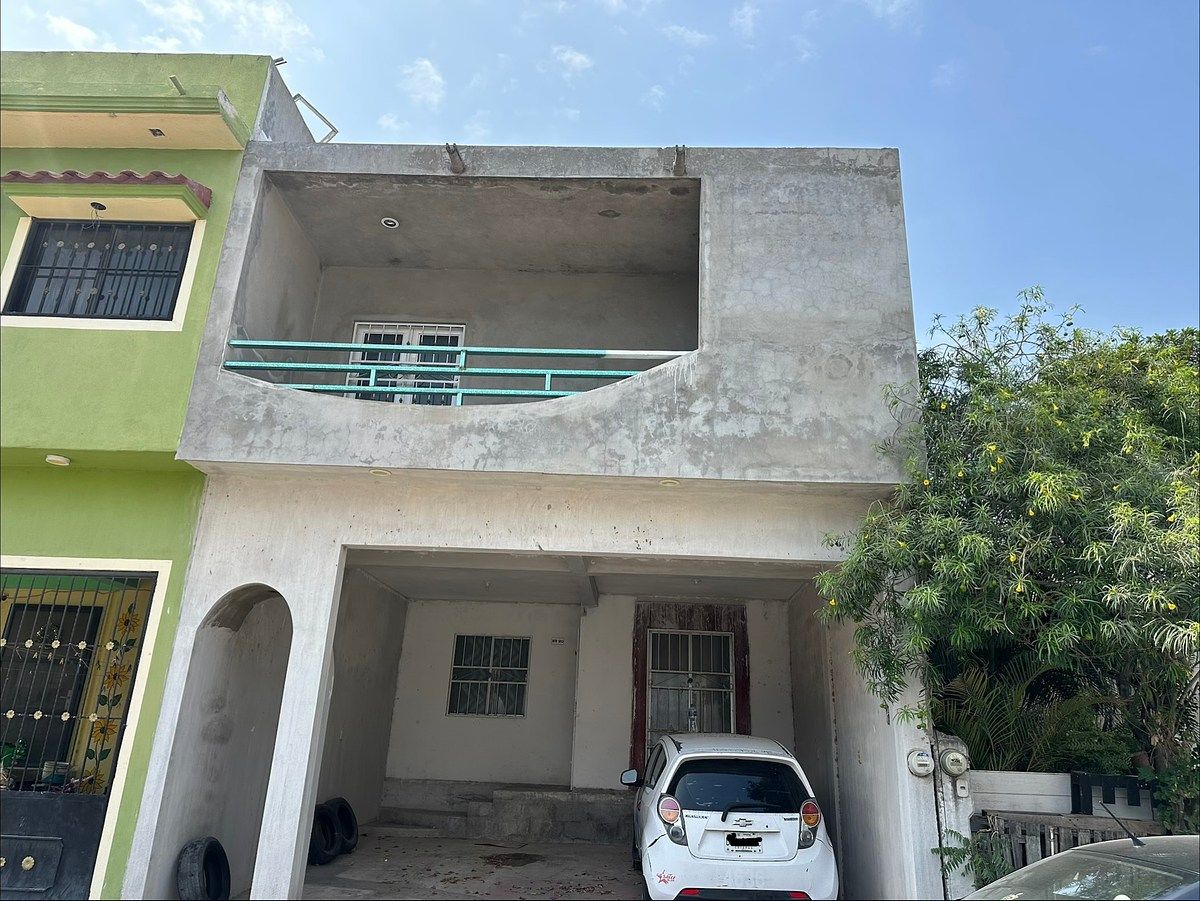 Casa en venta, muy cerca de la entrada de jardines del Grijalva., foto 1 de 9