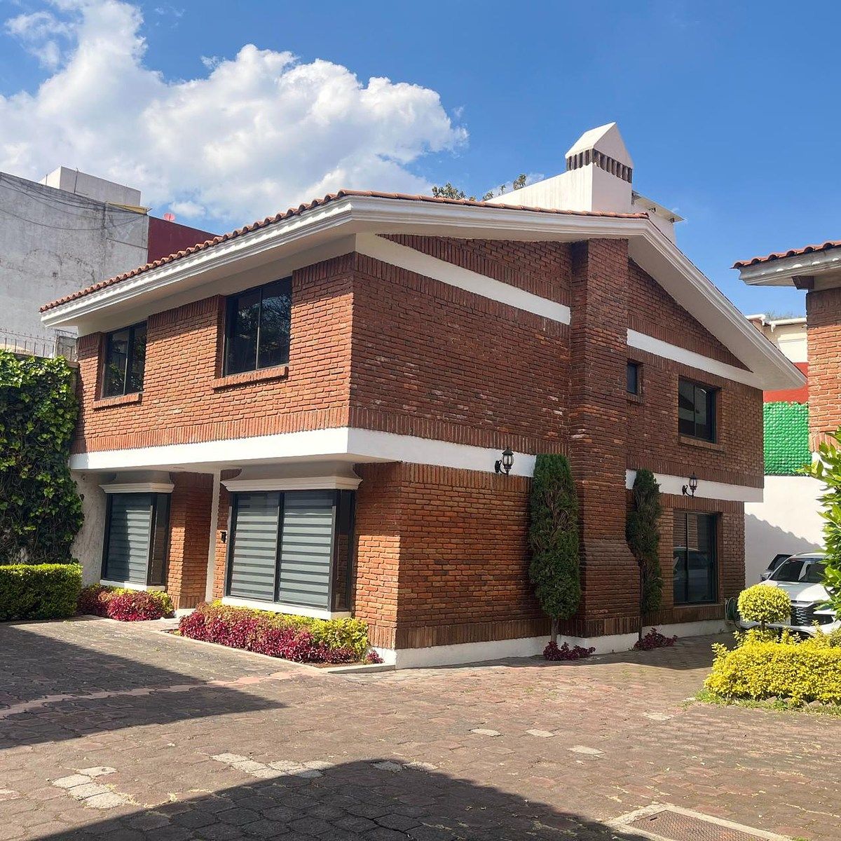 Frente de la Casa, foto 1 de 15