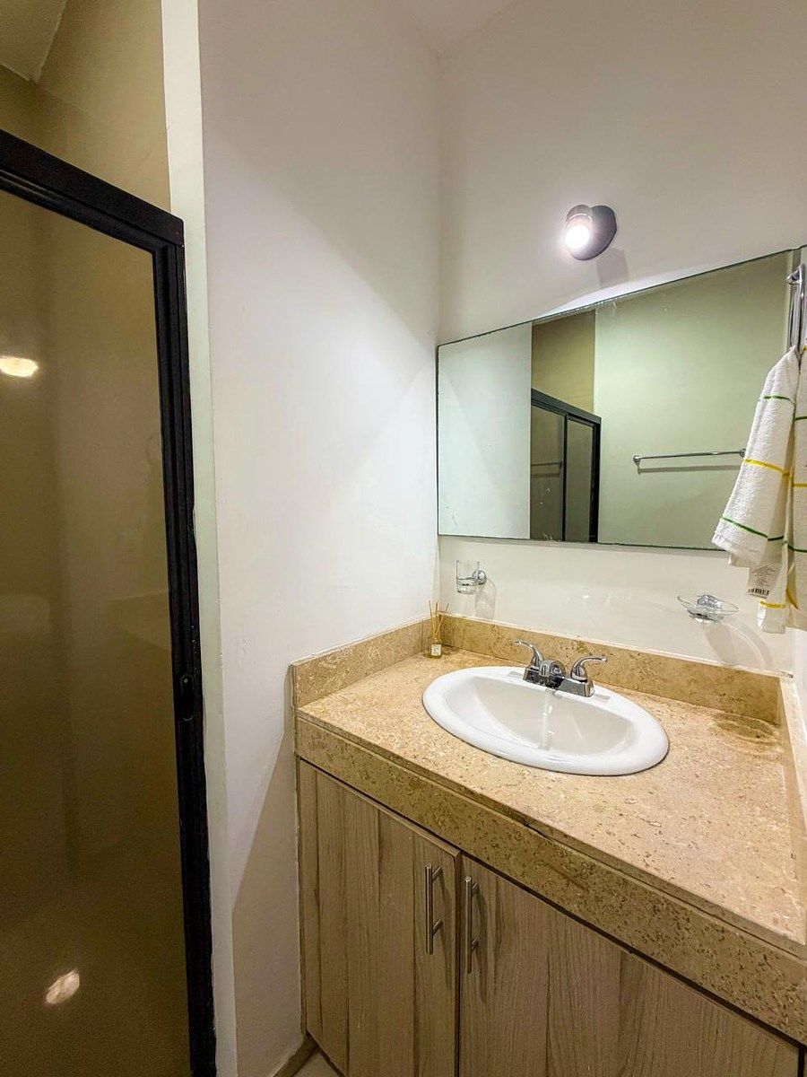 Baño, Recámara Principal, foto 8 de 10