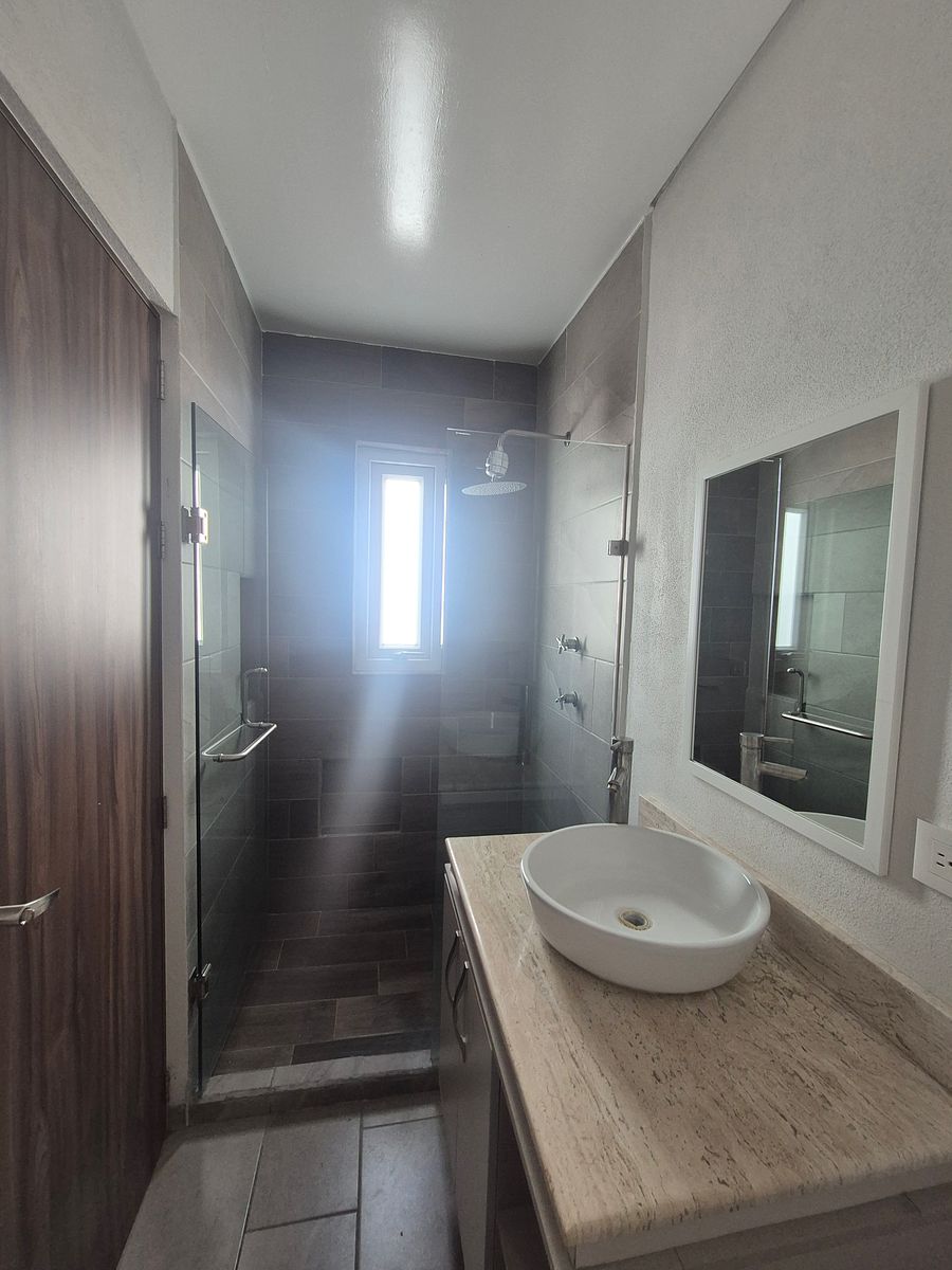 Baño recámara secundaria, foto 10 de 18