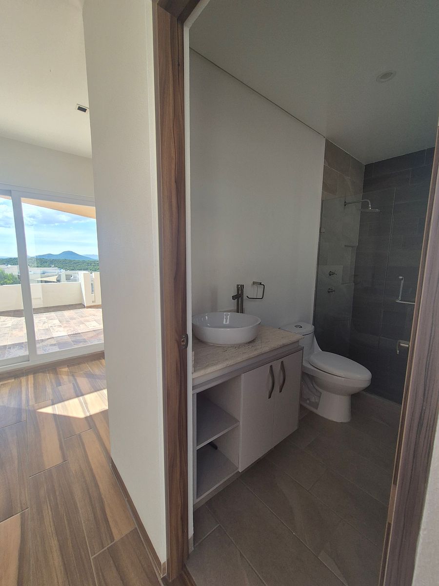Baño completo de estudio, foto 17 de 18