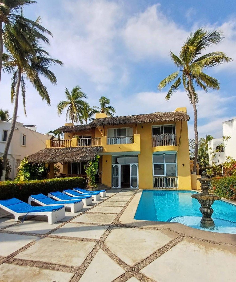 Casa en Venta Frente al Mar en Club Santiago Manzanillo Colima 6 Recámaras, foto 1 de 39