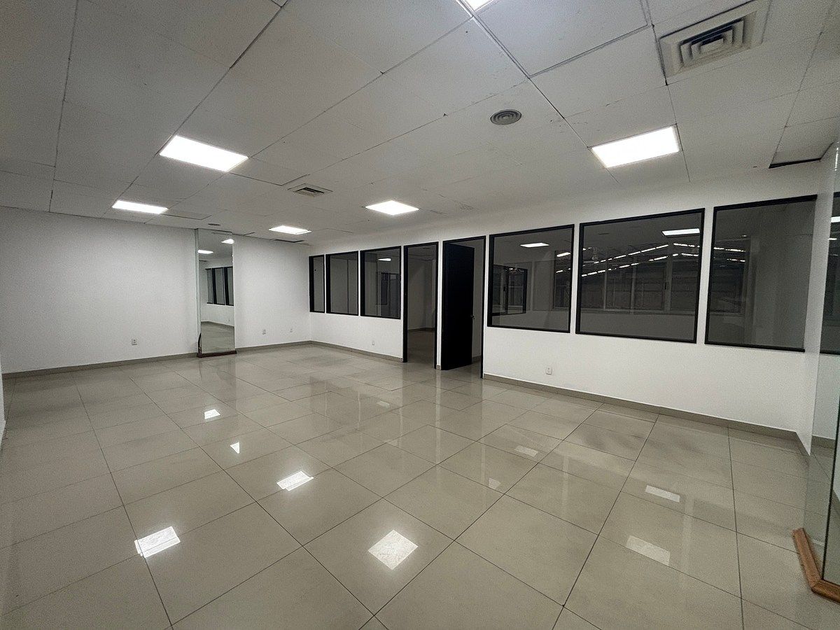 OFFICE WITH STORAGE AREA 133 m2, photo 1 of 13