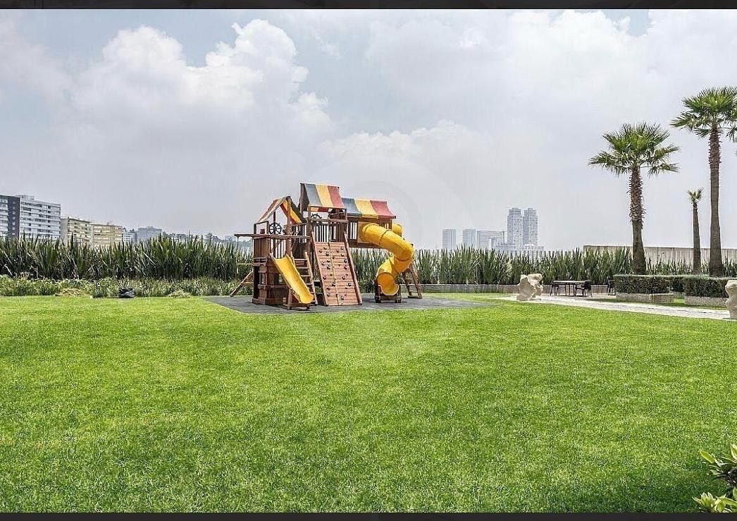 Jardín con juegos, foto 10 de 10