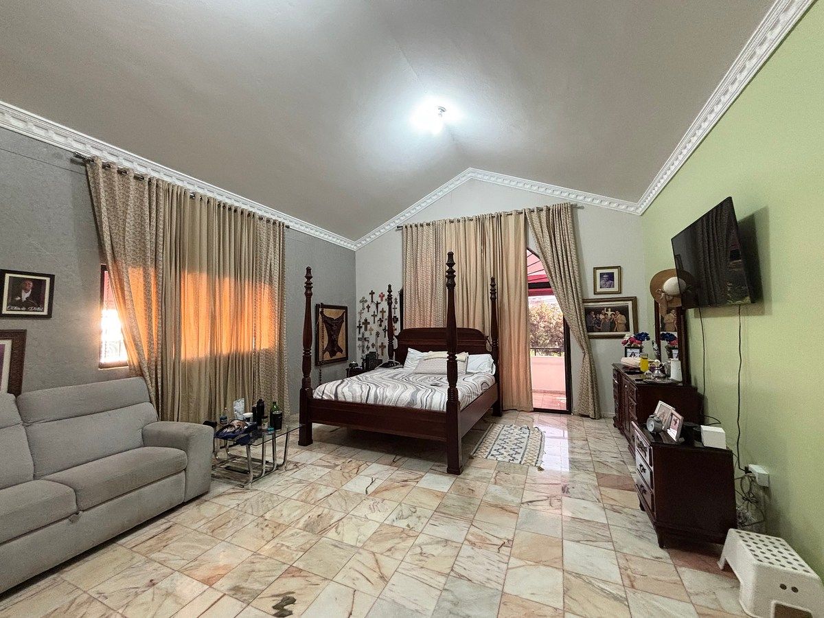 Casa en Los Cacicazgos, Santo Domingo Centro (Distrito Nacional), foto 18 de 29
