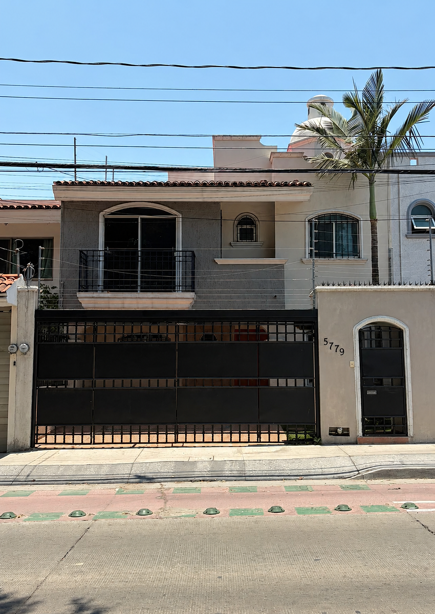 Casa à Venda em Jardines Universidad - Av. Inglaterra 5779, foto 1 de 30