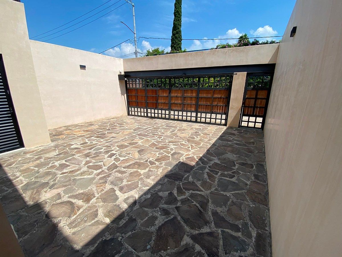 Casa en venta en Chapala a pie del lago