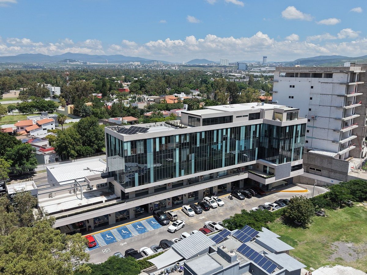 Local for Rent or Sale in Jurica, Querétaro, photo 1 of 12