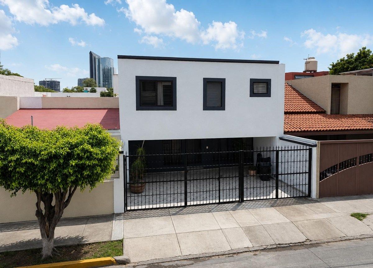 CASA EN VENTA en Prados Guadalupe, foto 1 de 19