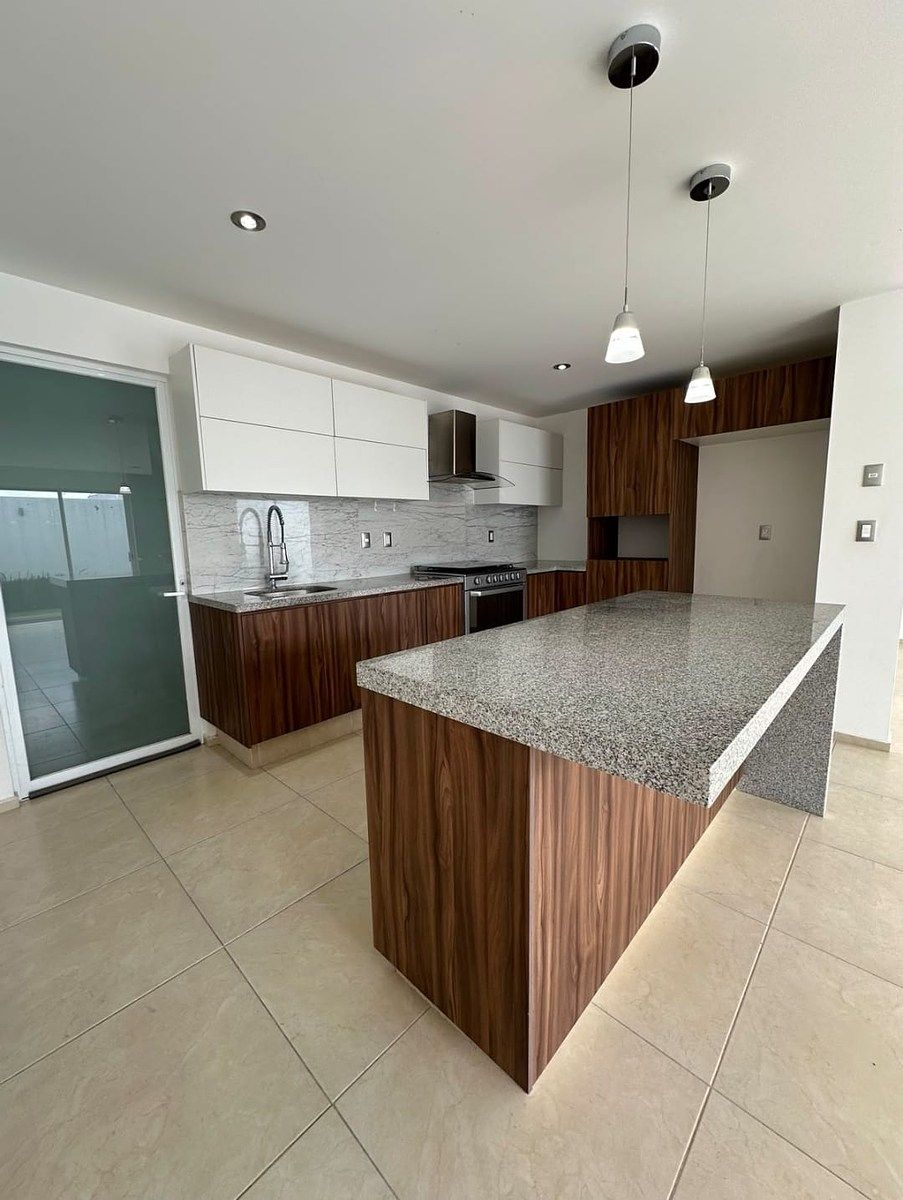House in Gated Community in Taray Royal, El Marqués, photo 2 of 20