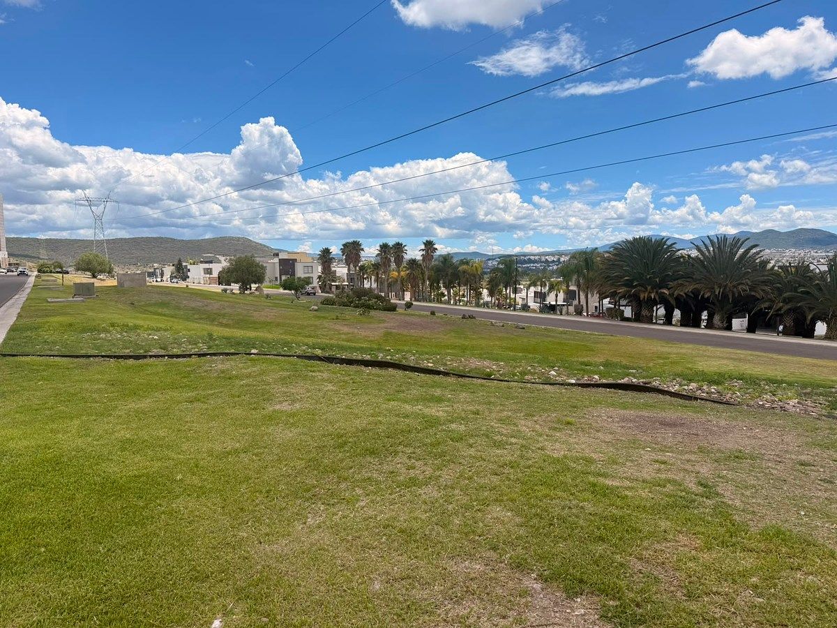 TERRENO À VENDA EM CUMBRES DEL LAGO, foto 1 de 10