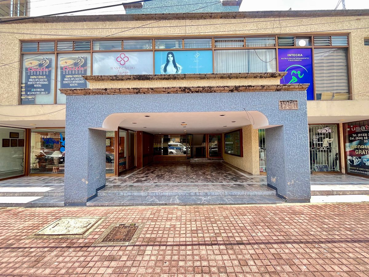 Local en centro comercial en Americana, Guadalajara, foto 18 de 19