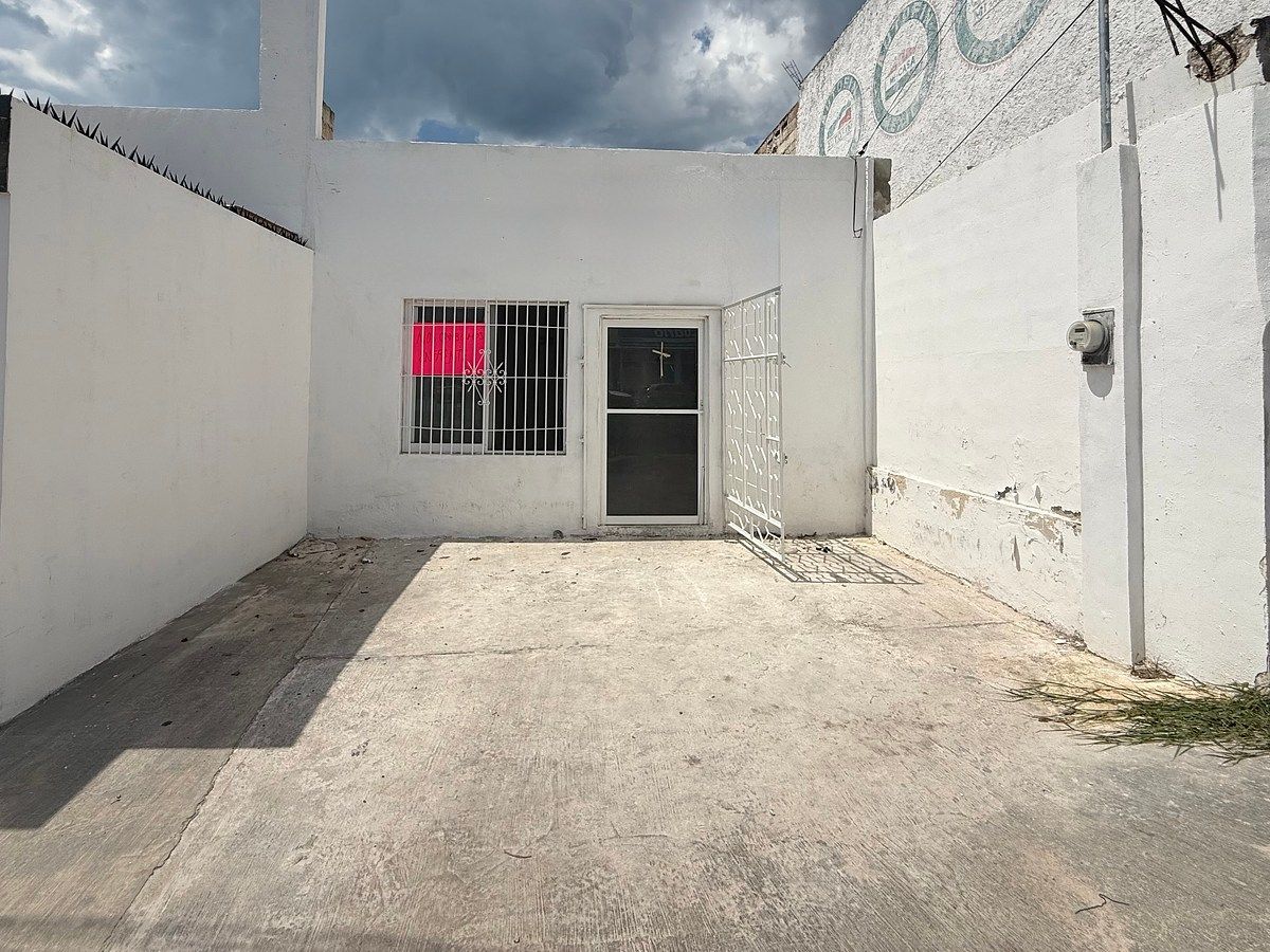 FOR RENT - COMMERCIAL SPACE ON AVENUE, photo 1 of 6