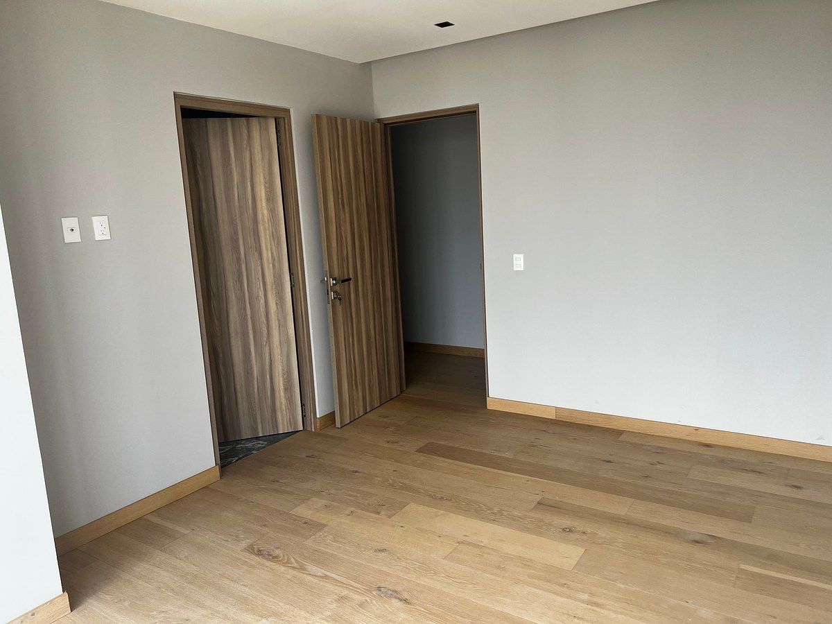 Rent apartment Tira Bosque Real, photo 1 of 43