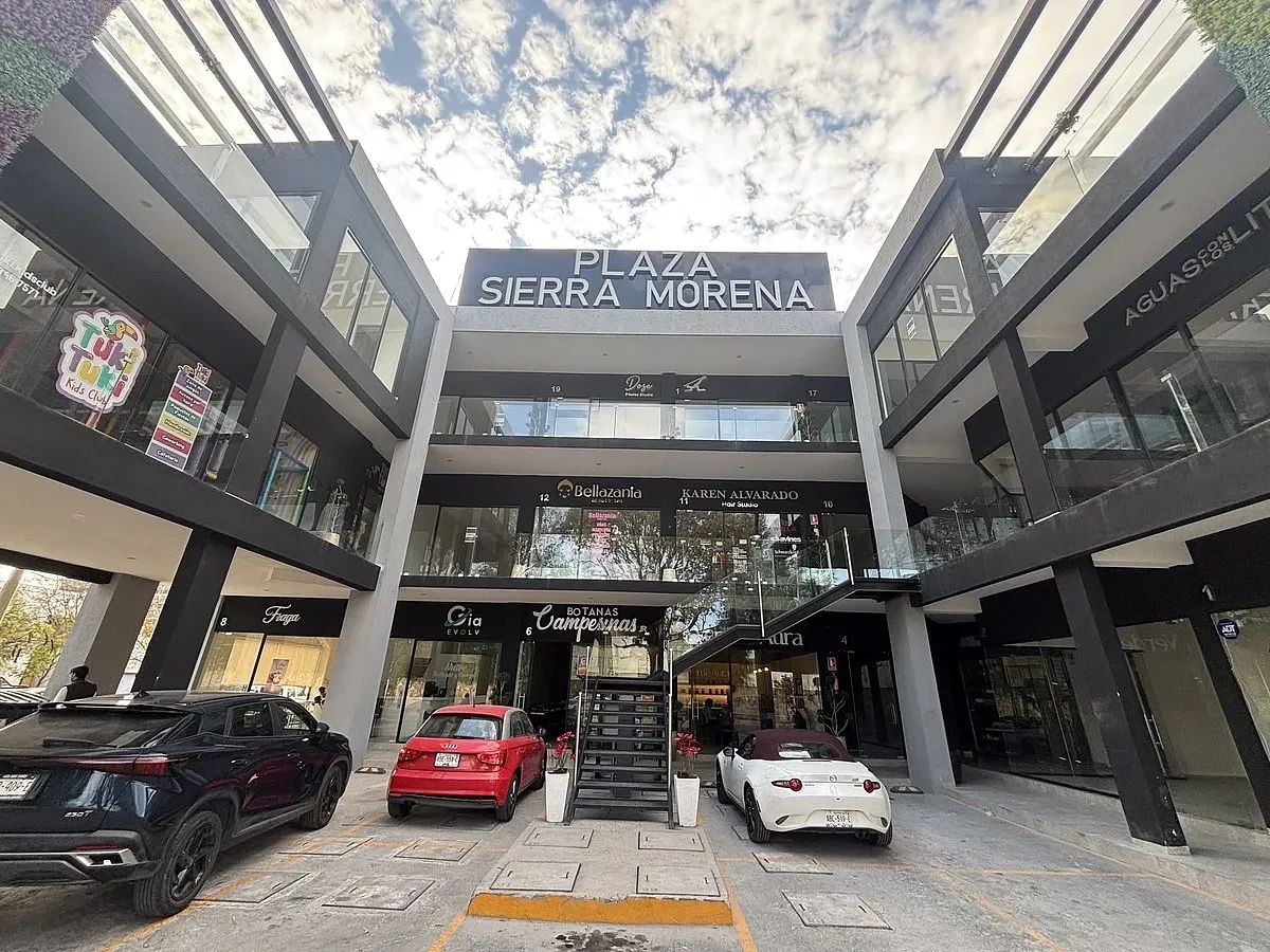 Local comercial en planta baja en Sierra Morena, foto 1 de 5