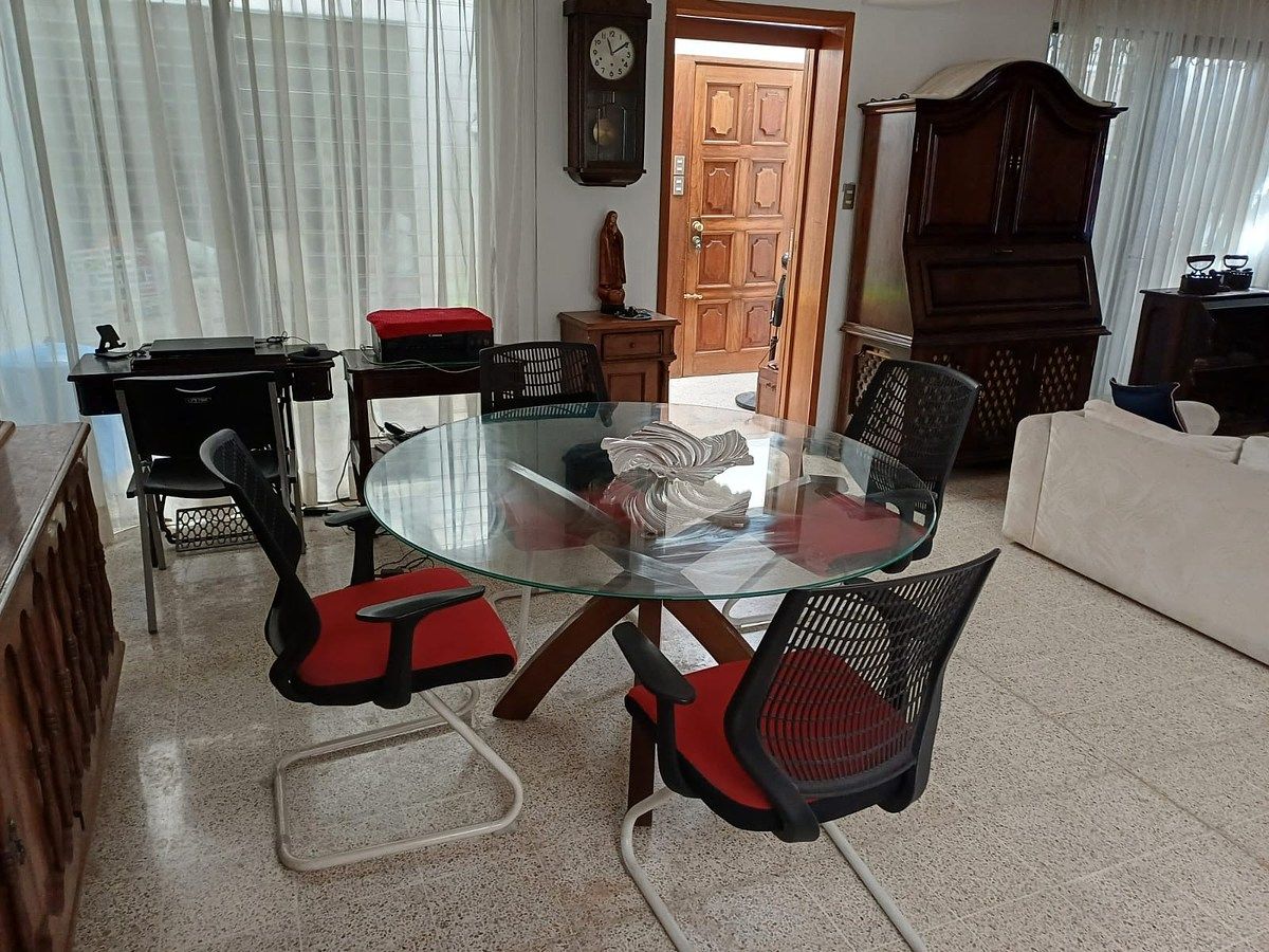 Casa Semi-Amueblada en Renta – Boulevard Vista Hermosa, Zona 15 - Image 2