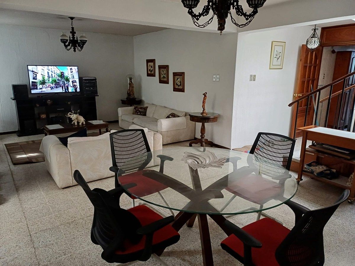 Casa Semi-Amueblada en Renta – Boulevard Vista Hermosa, Zona 15 - Image 4