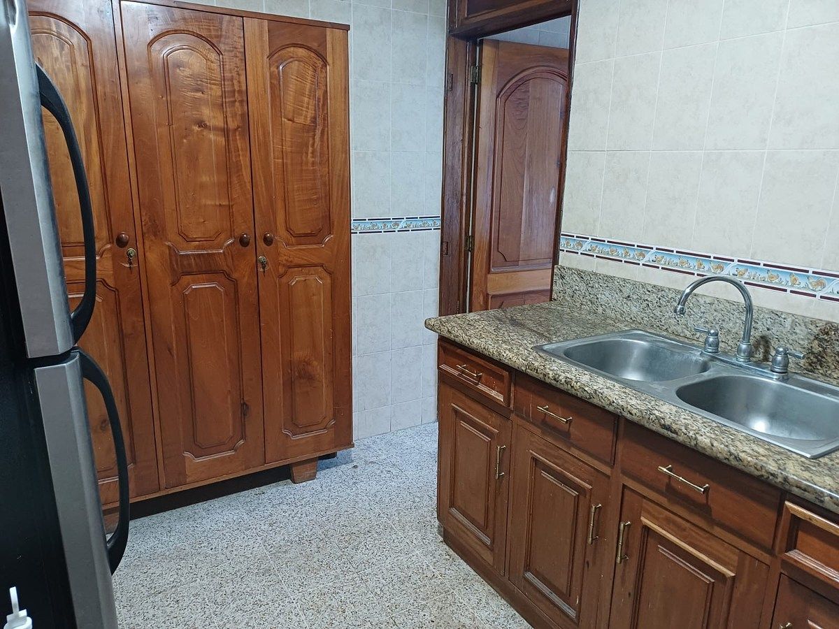 Casa Semi-Amueblada en Renta – Boulevard Vista Hermosa, Zona 15 - Image 5