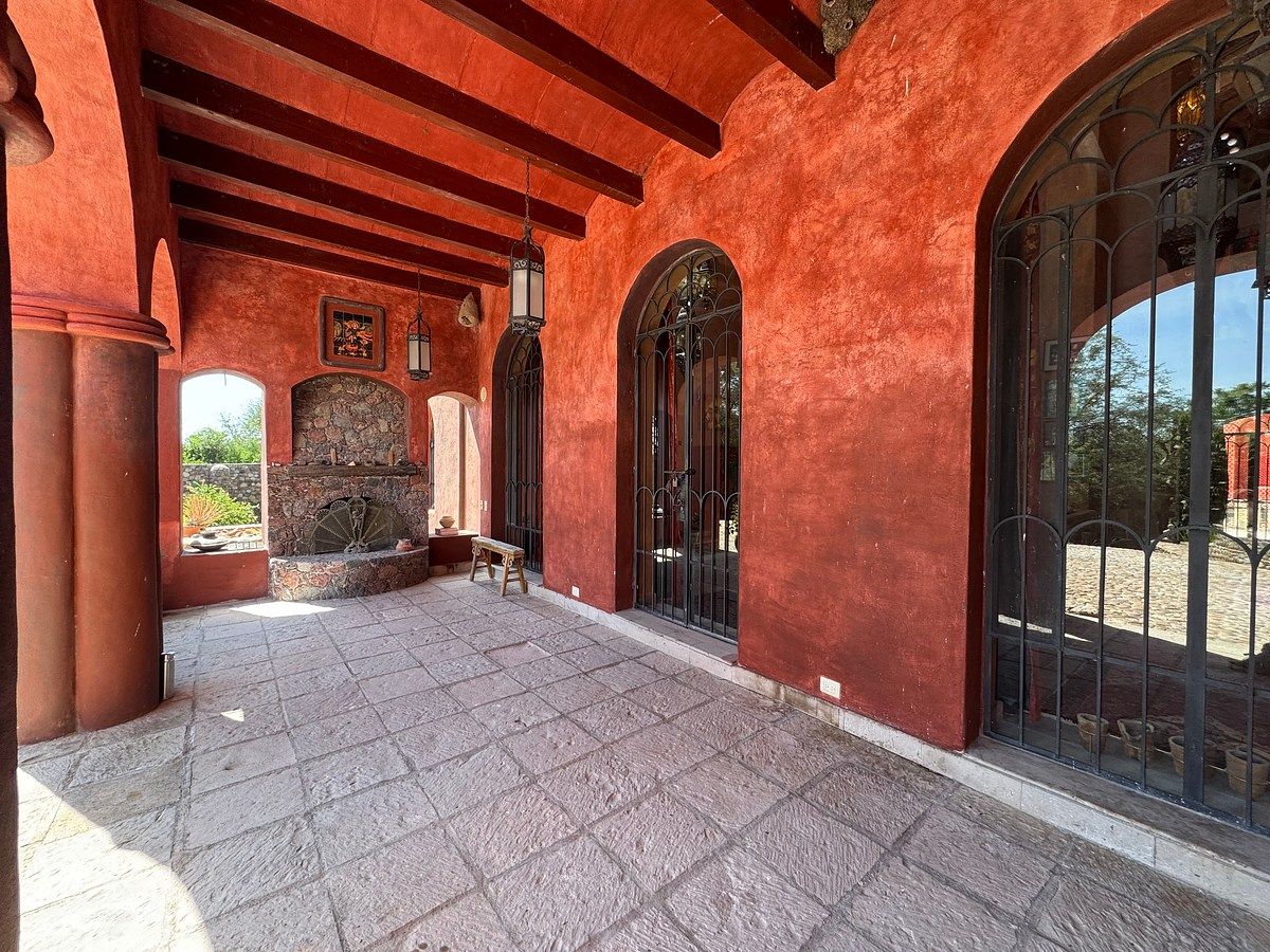 House in La Cieneguita, San Miguel de Allende, photo 8 of 50