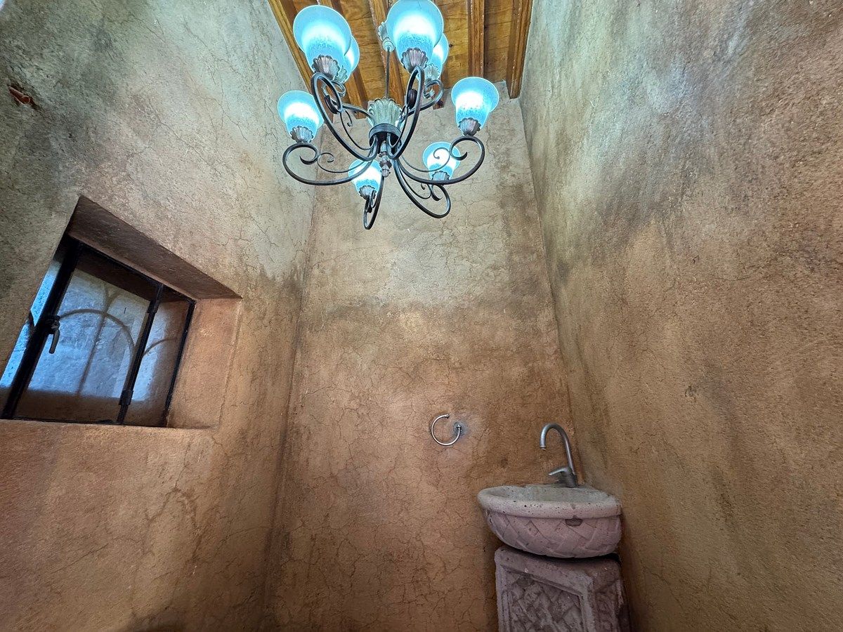 House in La Cieneguita, San Miguel de Allende, photo 25 of 50