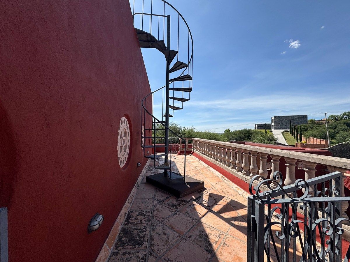 House in La Cieneguita, San Miguel de Allende, photo 48 of 50