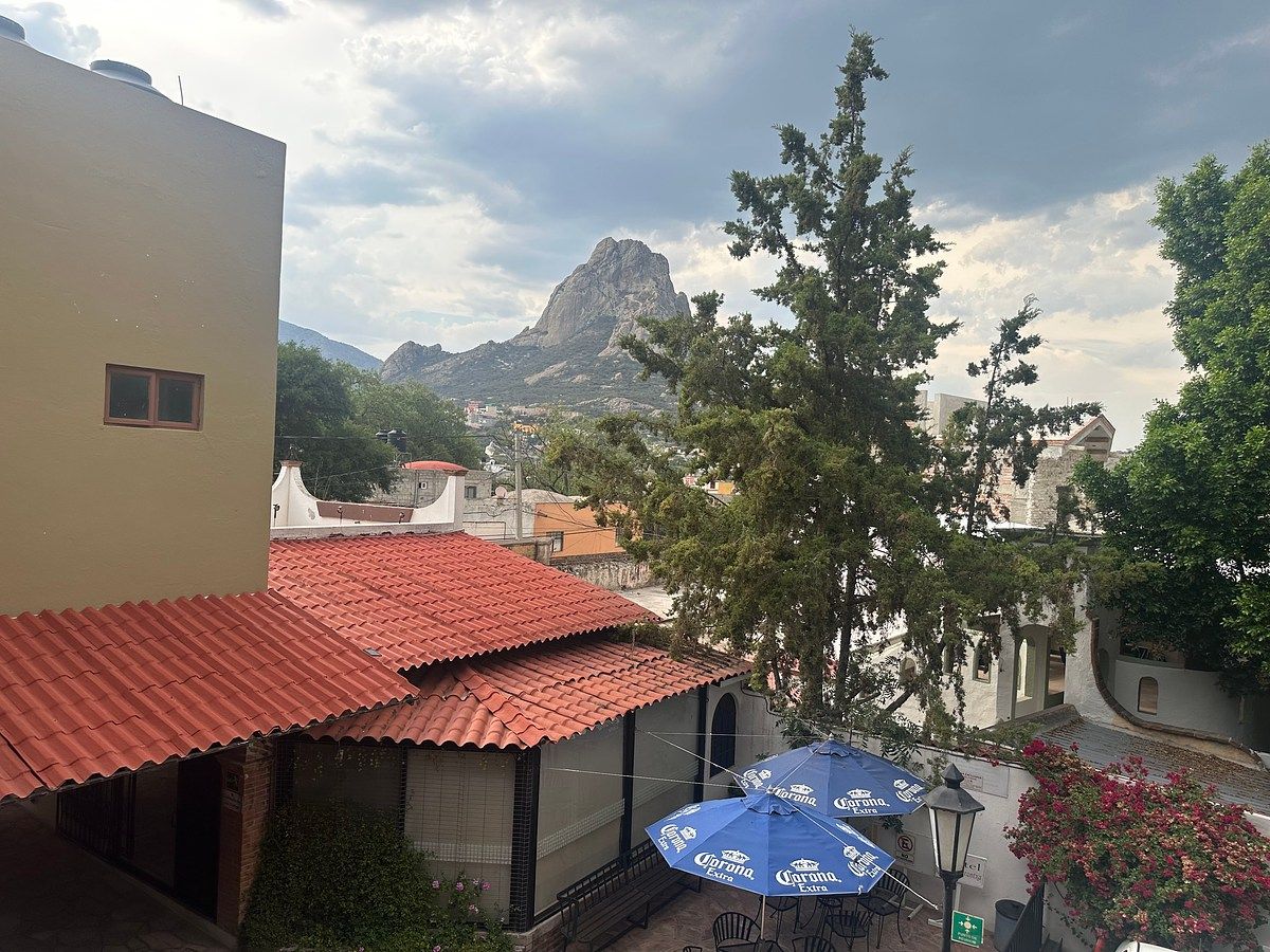 Edificio en Bernal, Ezequiel Montes, foto 15 de 17