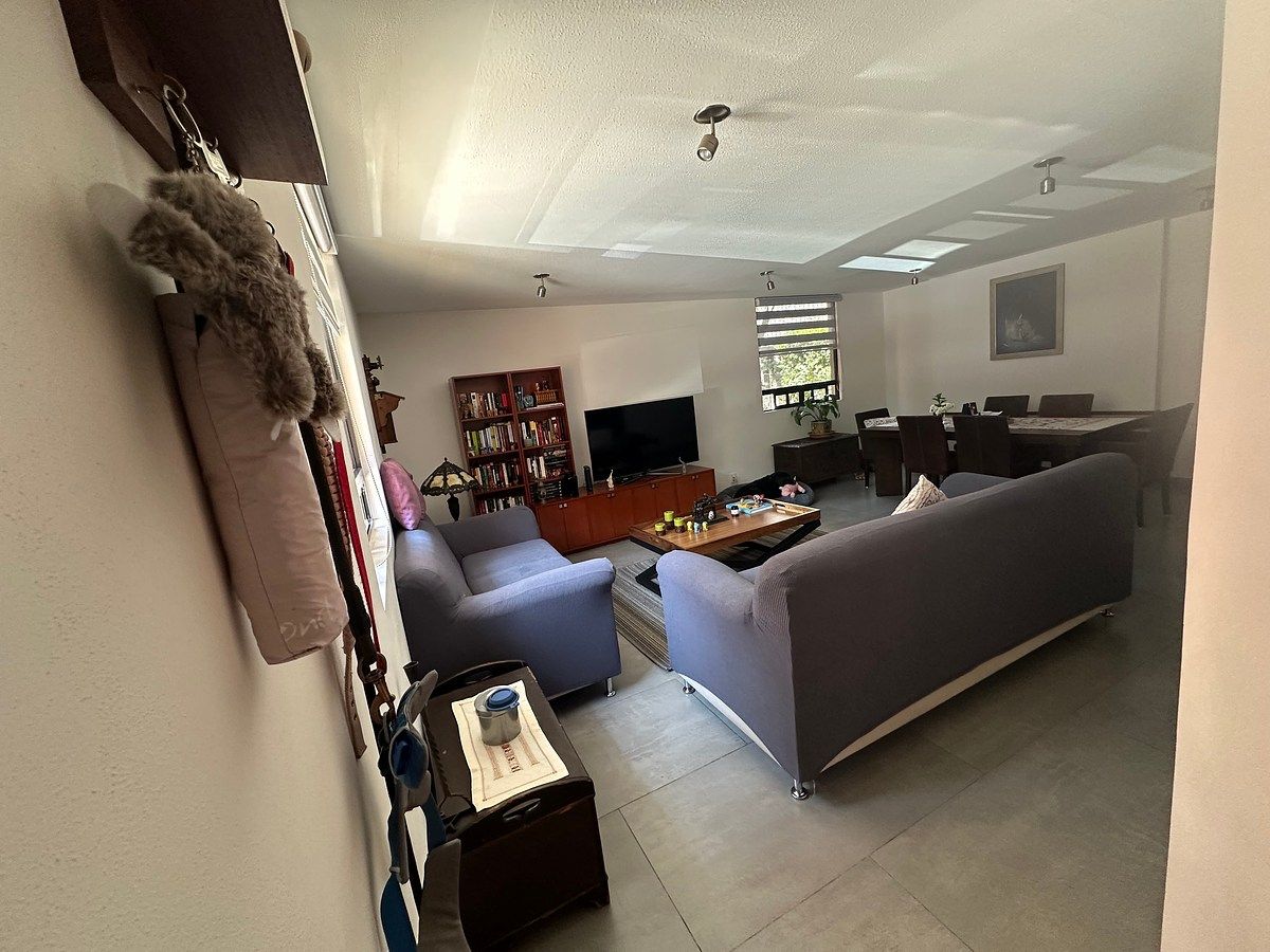 APARTAMENTO PARA ALUGUEL REFORMADO de 120 m² na Av. San Jerônimo | Térreo | 2 Vagas., foto 1 de 27