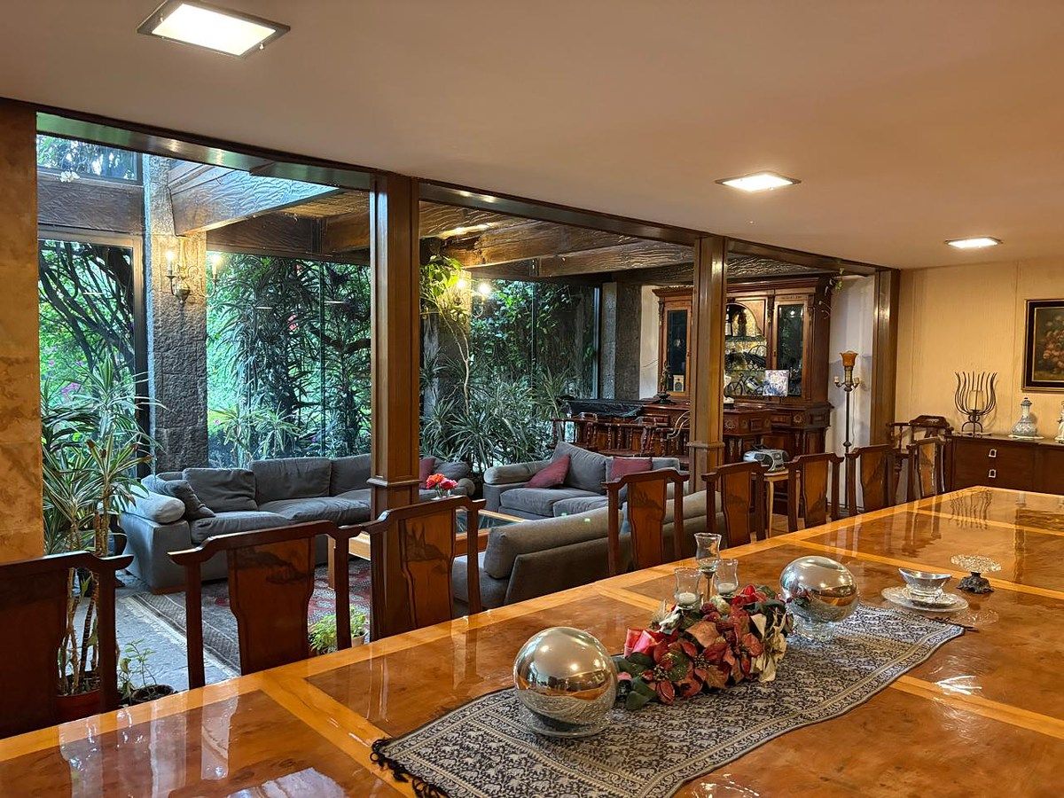 CASA À VENDA EM LOMAS DE TECAMACHALCO, foto 1 de 35