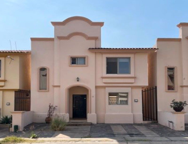 Casa à venda em Villa California, foto 1 de 20