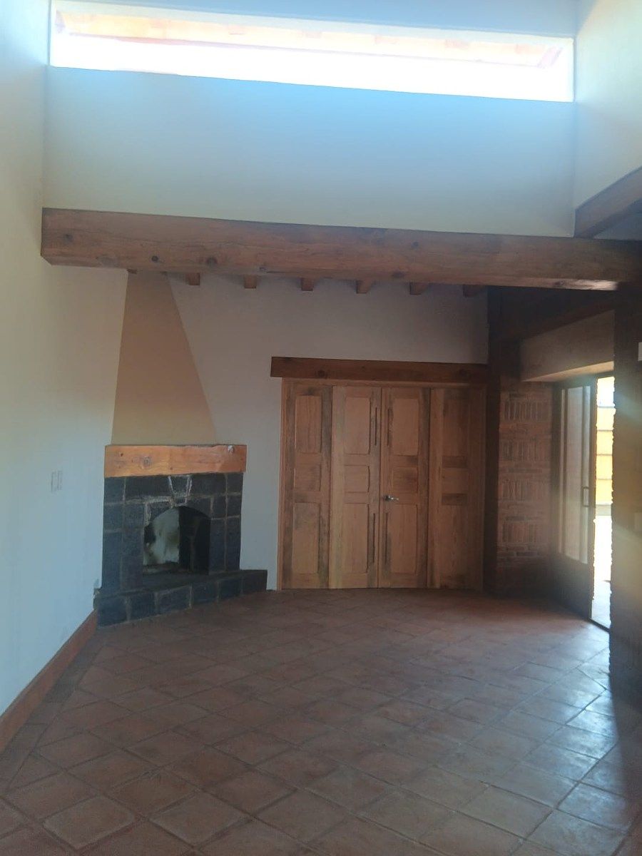 SALA CON CHIMENEA, photo 6 of 26
