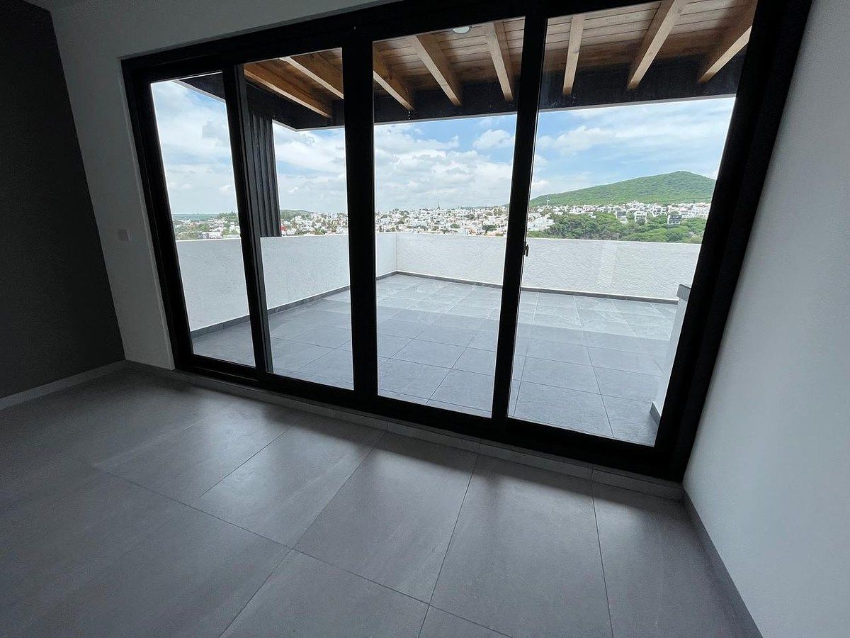 Casa em Lomas de Juriquilla, Querétaro, foto 31 de 34